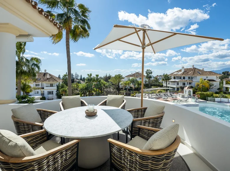 Villa de tres dormitorios 157 m² Marbella, Španjolska