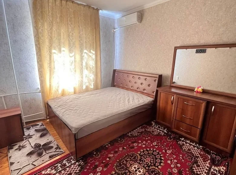 Kvartira 3 xonalar 78 m² Khanabadda