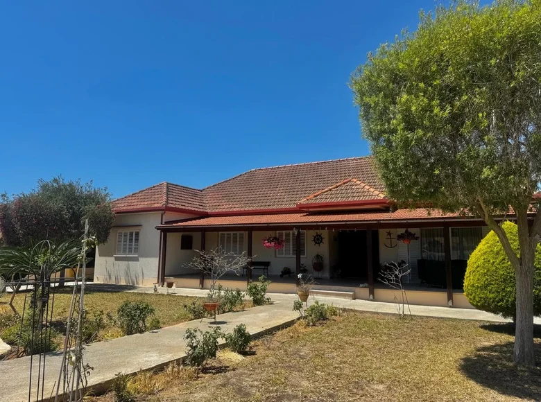 Bungalow 4 pokoi 200 m² Jermasoja, Cypr