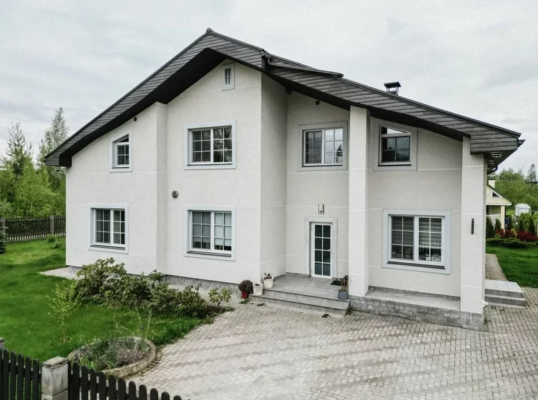 4 bedroom house 299 m² Jaunsauriesi, Latvia