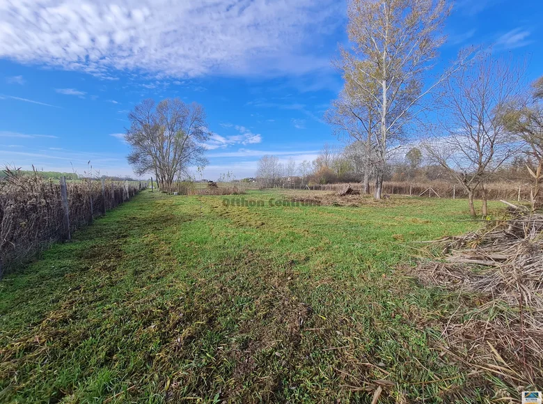 Land 20 000 m² Veresegyhaz, Hungary