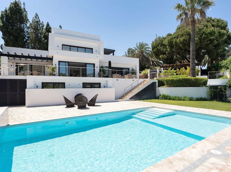 4 bedroom house 351 m² San Pedro Alcantara, Spain