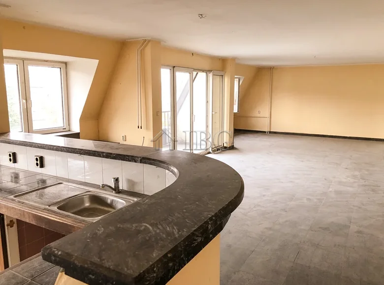 2 bedroom apartment 270 m² Basarbovo, Bulgaria