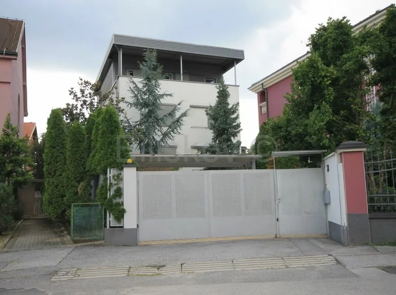 Casa 9 habitaciones 400 m² Zagreb, Croacia