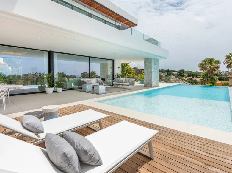 5 bedroom villa 736 m² Marbella, Spain