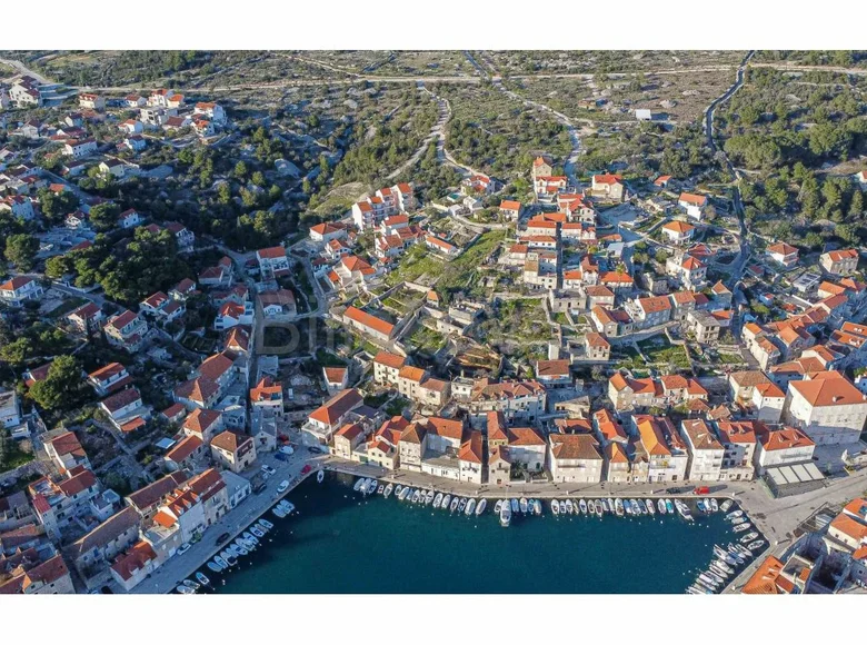 Land 7 216 m² Opcina Milna, Croatia