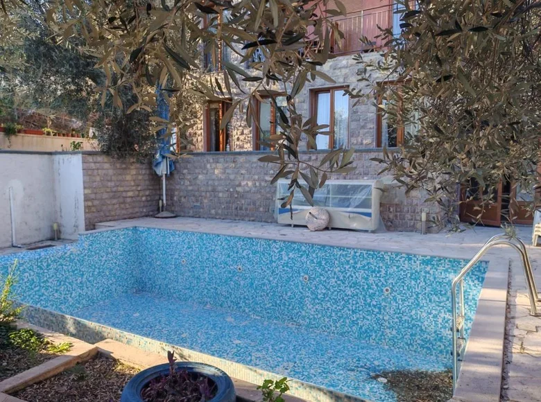 2 bedroom apartment 67 m² Petrovac, Montenegro
