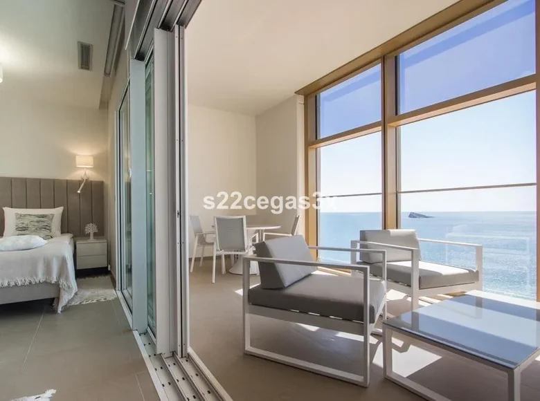 Mieszkanie 2 pokoi 114 m² Benidorm, Hiszpania