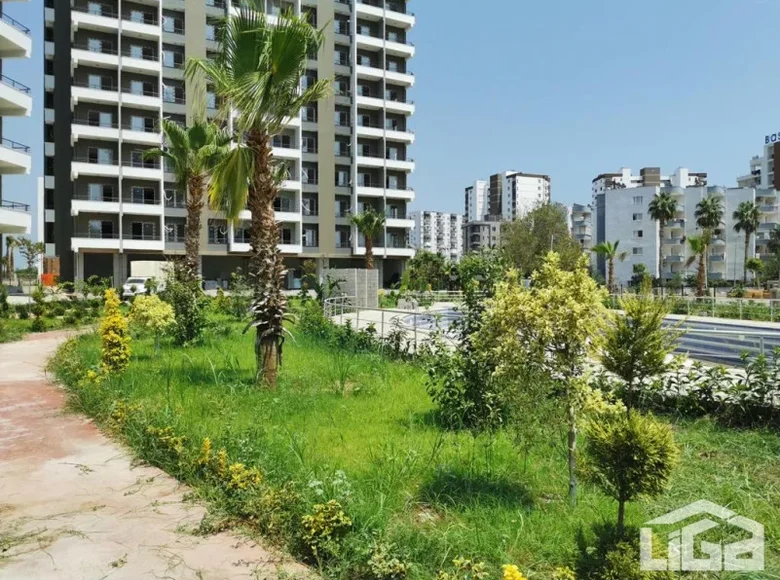 Mieszkanie 2 pokoi 110 m² Erdemli, Turcja