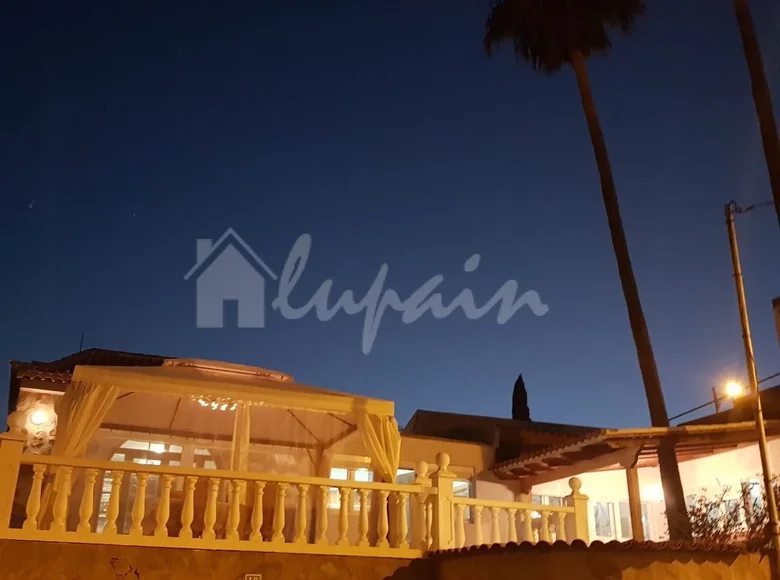 Haus 5 Schlafzimmer 260 m² Arona, Spanien