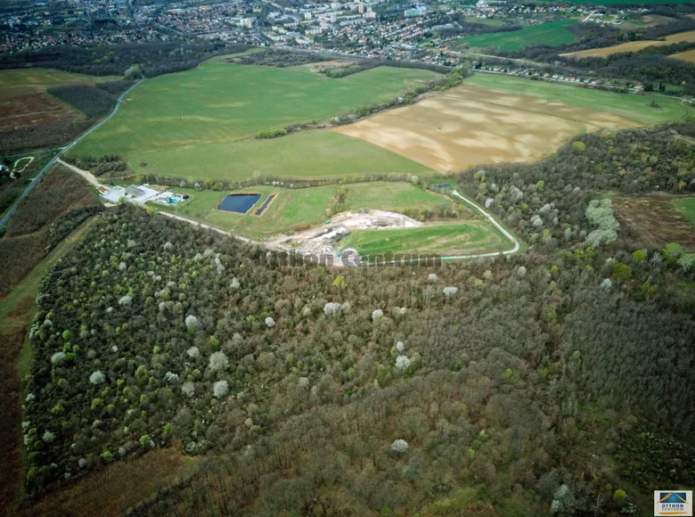 Grundstück 40 000 m² Eikau, Ungarn
