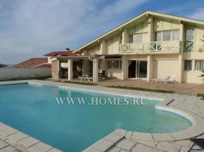 4 bedroom house 320 m² Biarritz, France