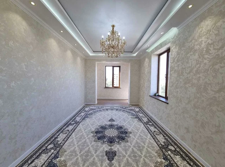 Kvartira 3 xonalar 108 m² Samarqandda