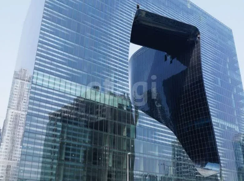 Commercial property 351 m² in Dubai, UAE