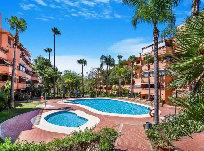 2 bedroom apartment 119 m² Marbella, Spain