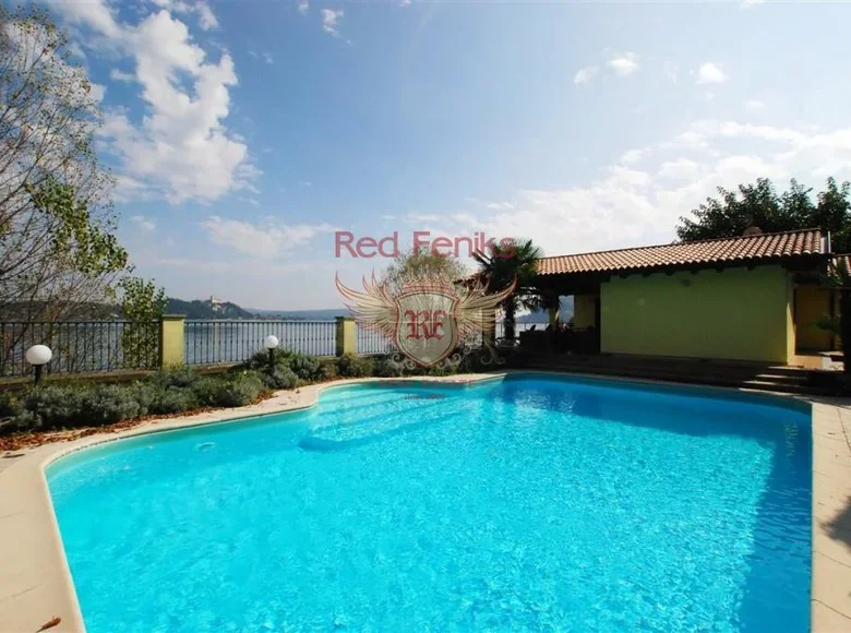 1 bedroom Villa 83 m² Arona, Italy