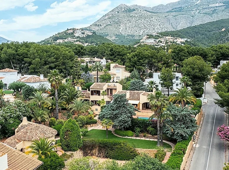 6 bedroom villa 330 m² Altea, Spain