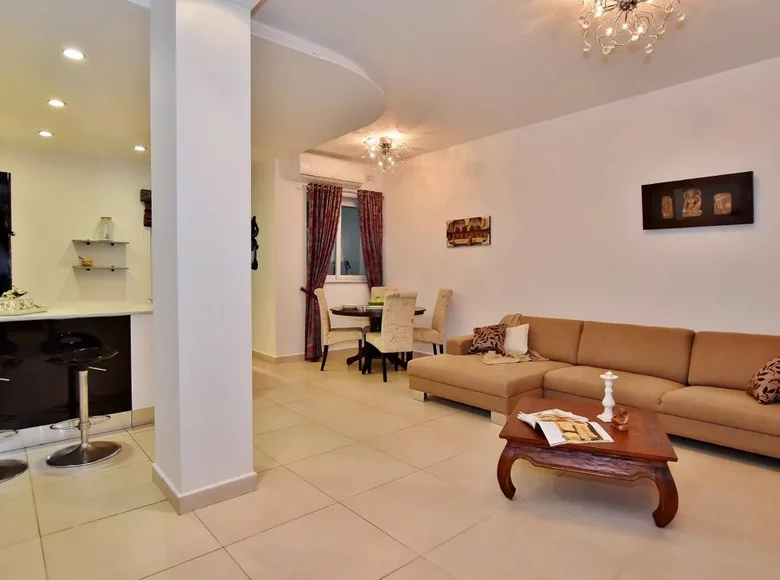 Mieszkanie 3 pokoi 140 m² Qormi, Malta