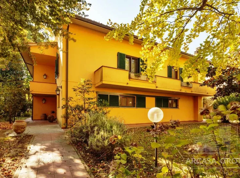 4 bedroom Villa 380 m² Vicopisano, Italy