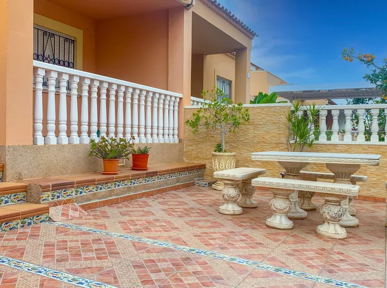 Townhouse 4 bedrooms 98 m² Torrevieja, Spain