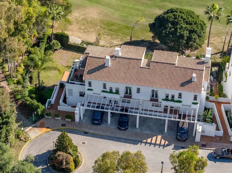 Szeregowiec 3 pokoi 151 m² Benahavis, Hiszpania