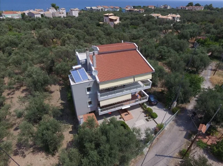 Casa 9 habitaciones 400 m² Karoutes, Grecia