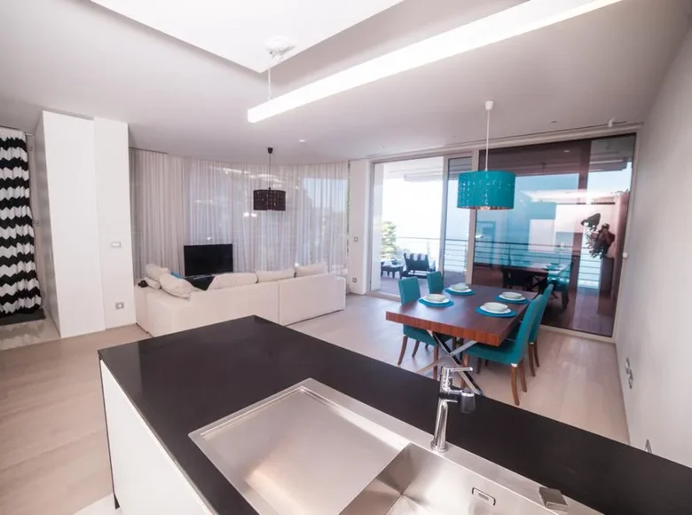 2 bedroom apartment 156 m² Budva, Montenegro