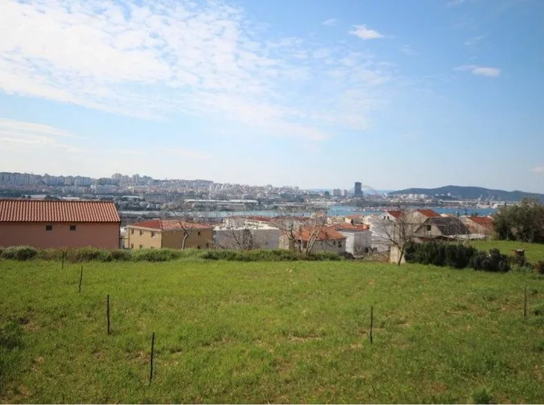 Parcelas 1 215 m² Solin, Croacia