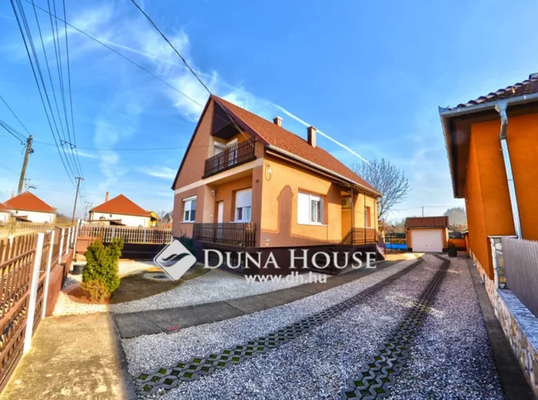 House 199 m² Kakucs, Hungary