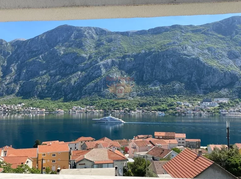 Casa 5 habitaciones 272 m² Municipio de Kotor, Montenegro