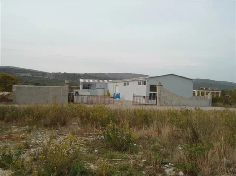 Земельные участки 1 845 м² Биела, Черногория