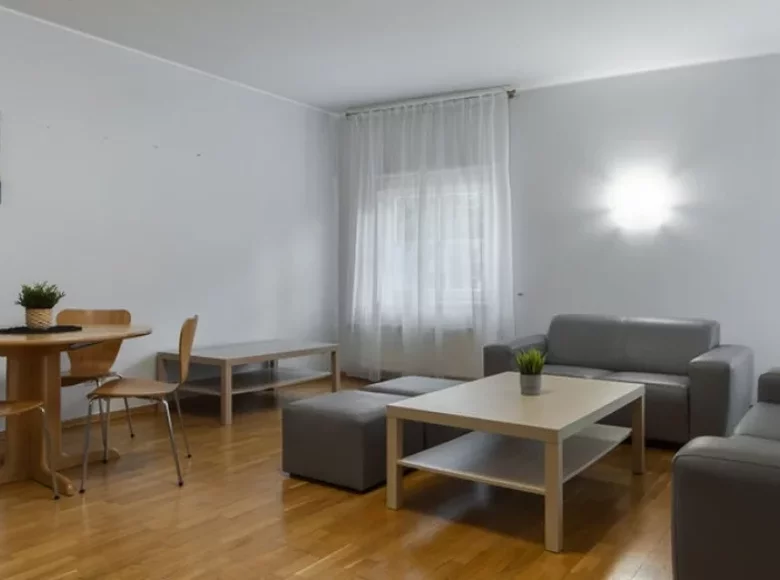 Mieszkanie 3 pokoi 84 m² Ryga, Łotwa