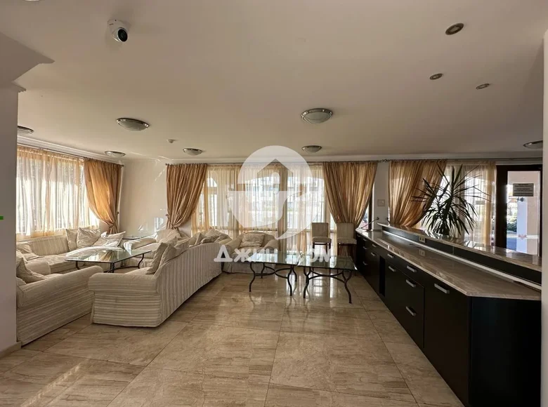 Lobby bar w kompleksie Casa Real na PIERWSZEJ LINII MORSKIEJ w mieście Święty Włas