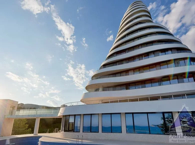 Commercial property 294 m² in Becici, Montenegro