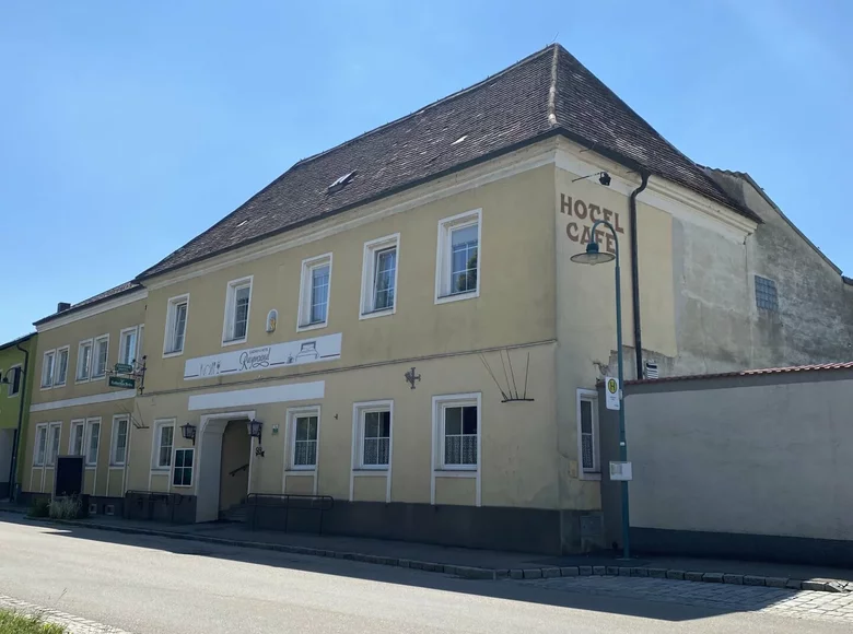 Hotel 782 m² en Politischer Bezirk Hollabrunn, Austria