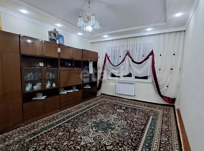 Kvartira 4 xonalar 83 m² Samarqandda