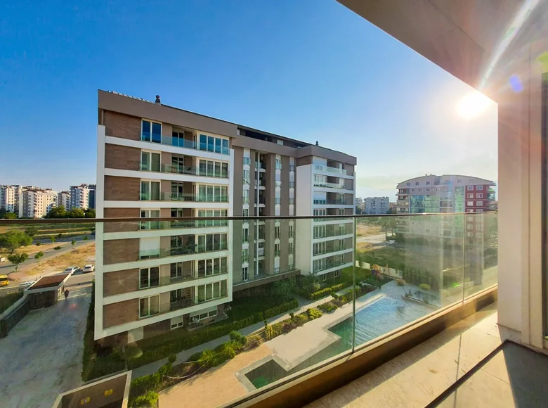 Квартира 4 спальни 140 м² Средиземноморский регион, Турция