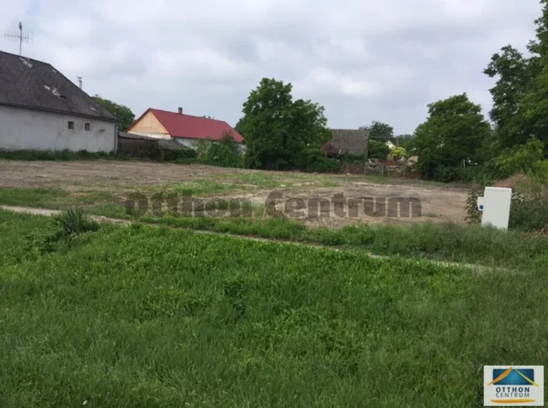 Land 1 031 m² Gerjen, Hungary