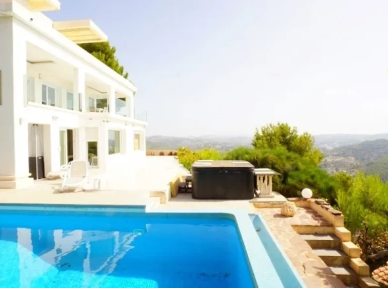6 bedroom villa 400 m² Calp, Spain
