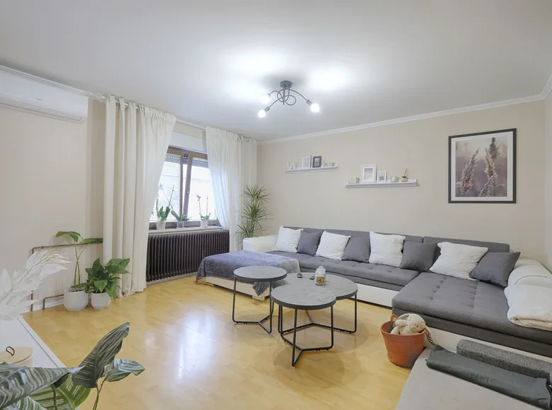 Wohnungen auf mehreren Ebenen 3 zimmer 129 m² Laibach, Slowenien