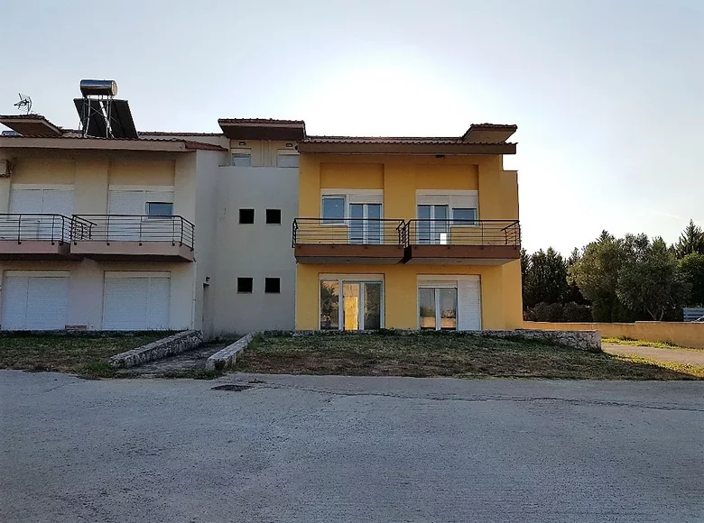 Commercial property 226 m² in Nea Fokea, Greece