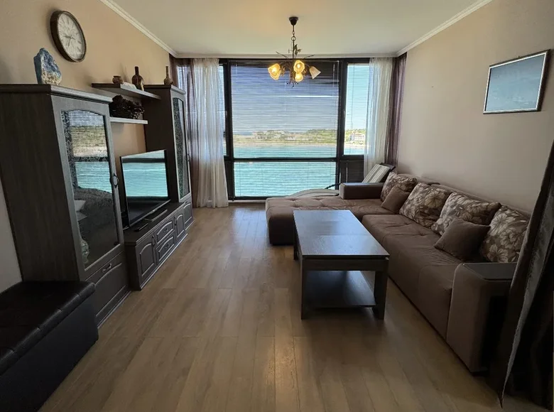 Mieszkanie 3 pokoi 120 m² Carewo, Bułgaria