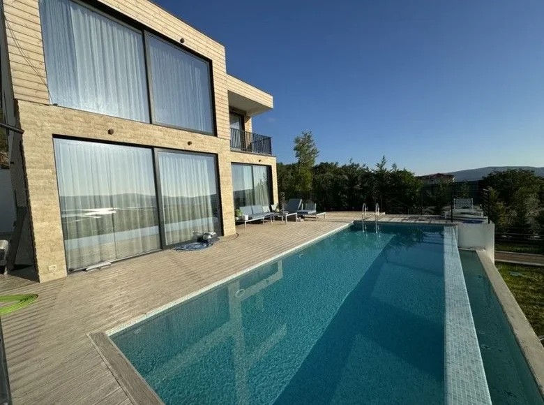 4 bedroom Villa  Kavac, Montenegro