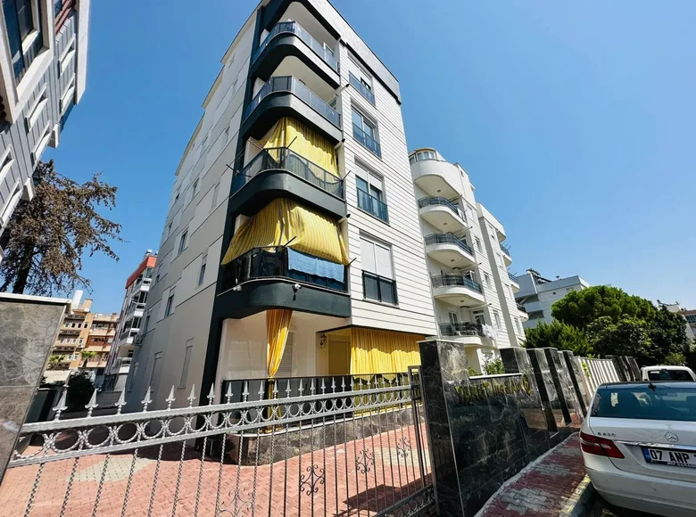 Mieszkanie 4 pokoi 135 m² Mediterranean Region, Turcja