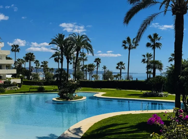 5 bedroom apartment 292 m² San Pedro Alcantara, Spain