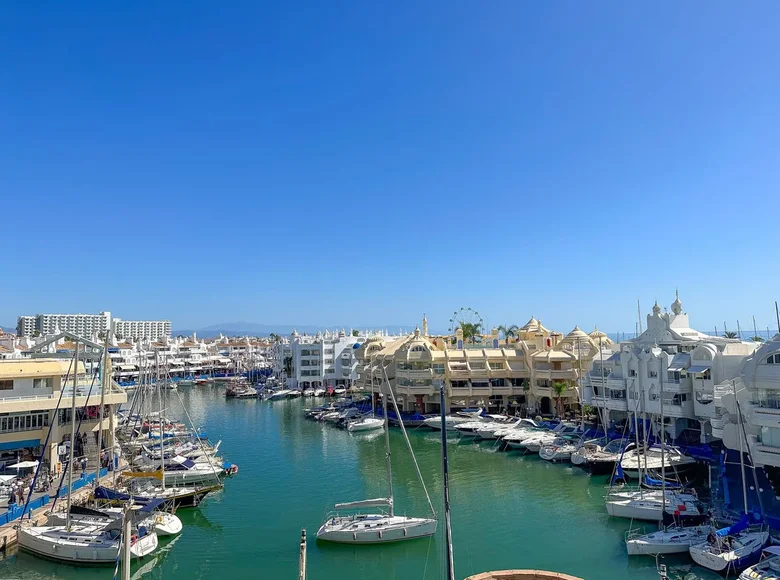 Mieszkanie 3 pokoi 157 m² Benalmadena, Hiszpania