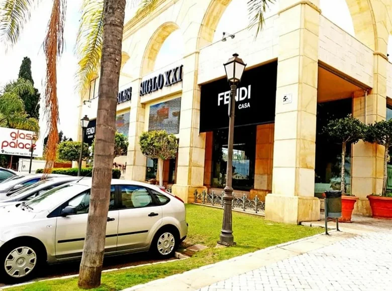 Commercial property 514 m² in Marbella, Spain