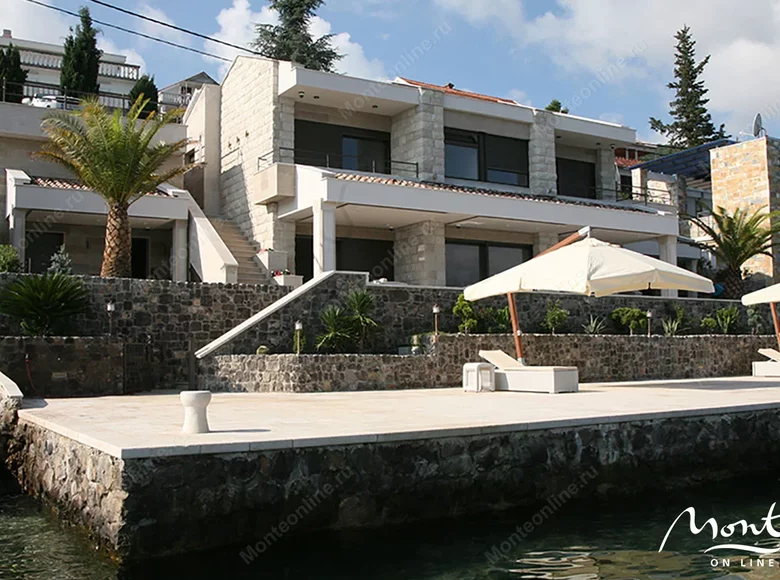 Villa de 4 dormitorios 300 m² Krasici, Montenegro