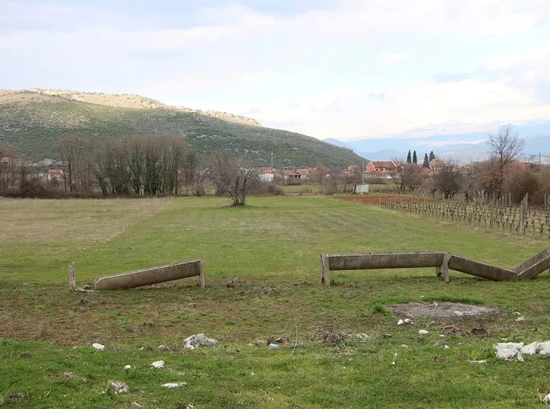 Land 4 000 m² Podgorica, Montenegro