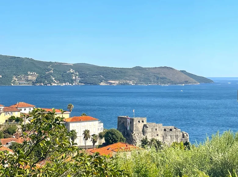 Mieszkanie 2 pokoi 104 m² Herceg Novi, Czarnogóra